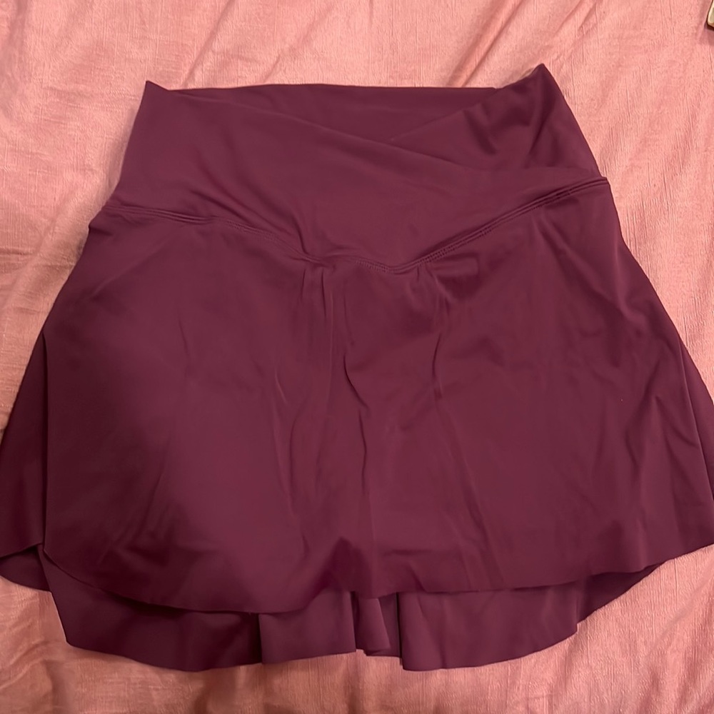 Halara women’s maroon small crossover front skirt!!!!